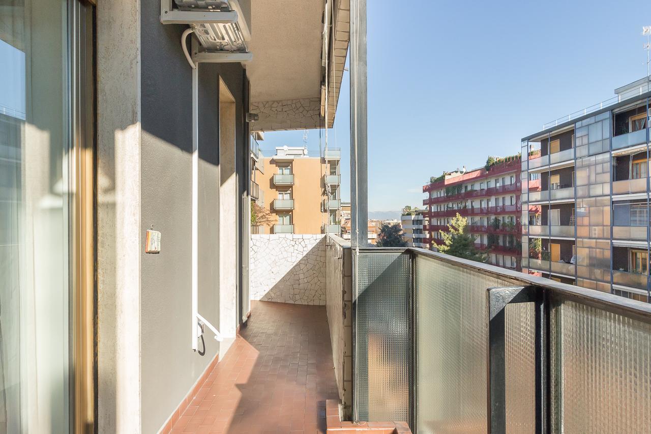 Appartement Alessia'S Flat- Sondrio M3 à Milan Extérieur photo