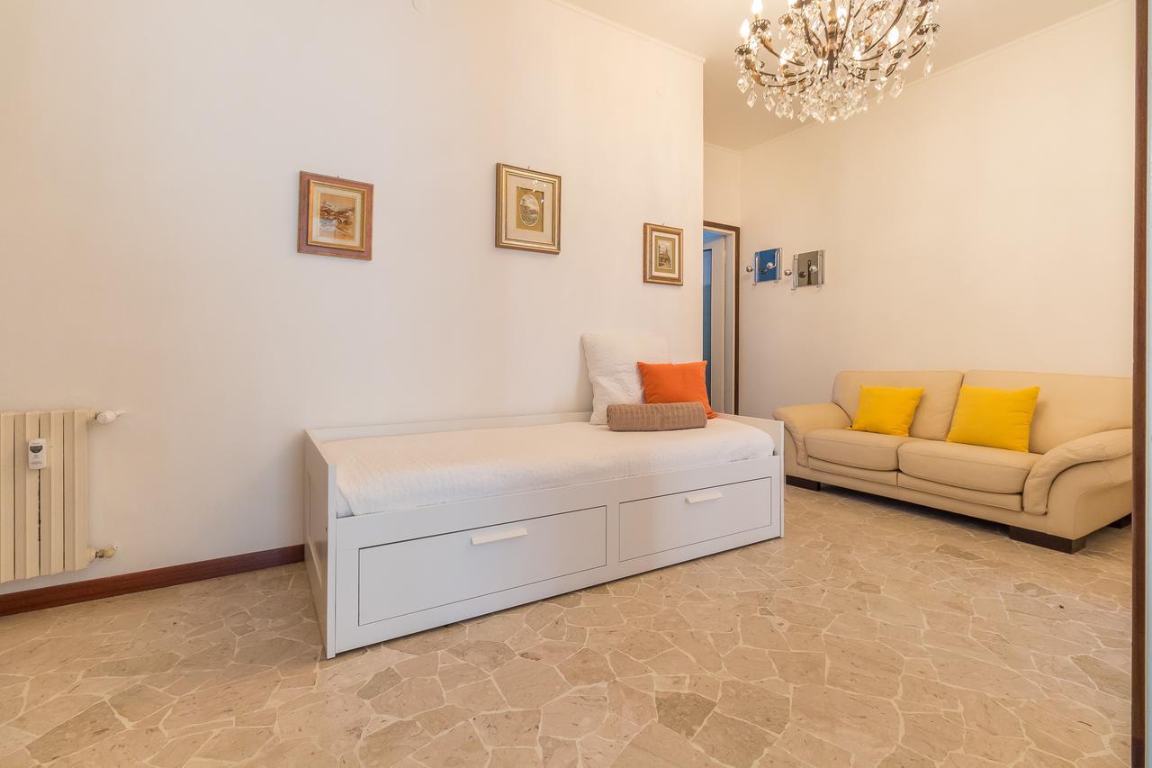 Appartement Alessia'S Flat- Sondrio M3 à Milan Extérieur photo